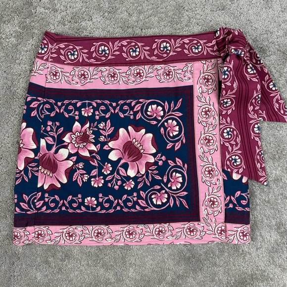 Ainika charm overlapped skirt - Picture 6 of 9